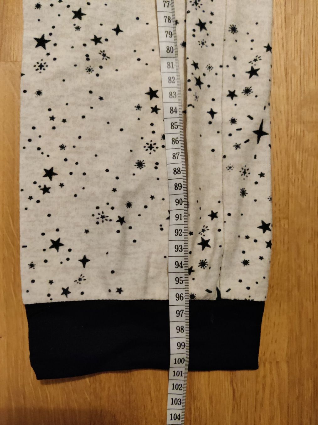 Negligees & Pigiami: Pyjama mit Sternenmuster - M – Usato da Schönenwerd venduto da sal_75dx 5