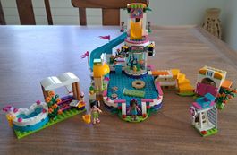 Lego Friends 41313 - La piscine en plein air de Heartlake