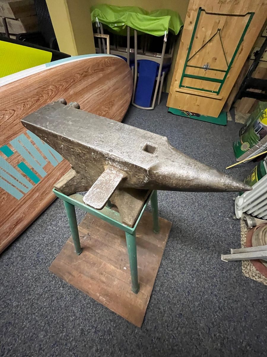 Werkzeuge: Amboss 50 kg mit Standfuss – Gebraucht aus Sachseln von fab_kst9 1