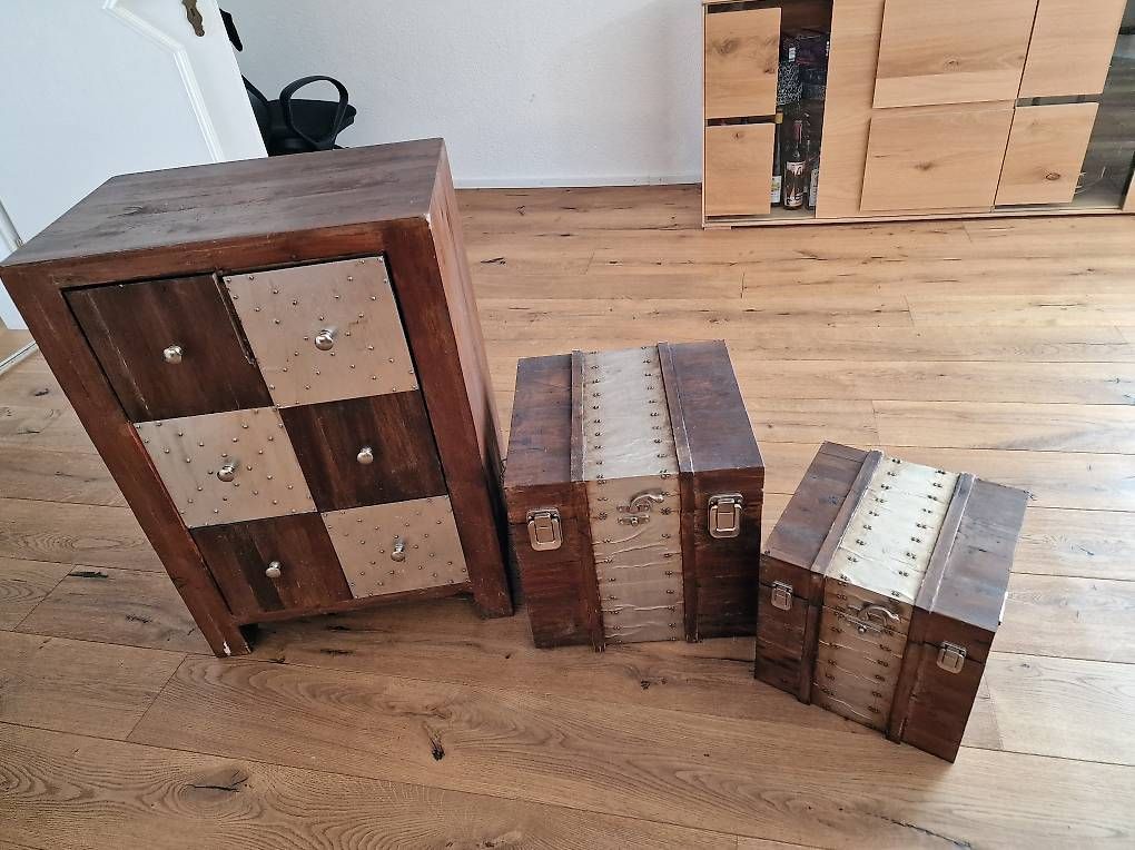 Cassettiere: Möbel Kommode rustikal – Usato da Heerbrugg venduto da Jeton.Keka