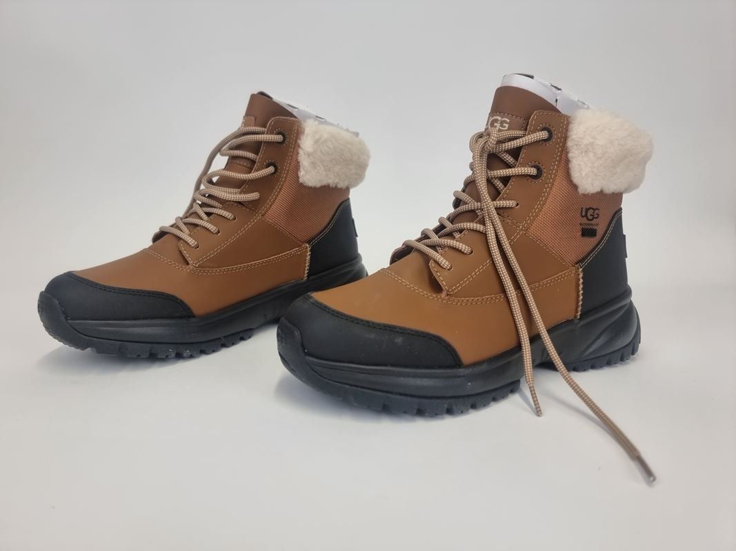 Ugg Herrenschuhe: UGG Winterstiefel Yose Fluff V2 Gr. 41 – Gebraucht aus Urtenen-Schönbühl von Restwert_Schoenbuehl