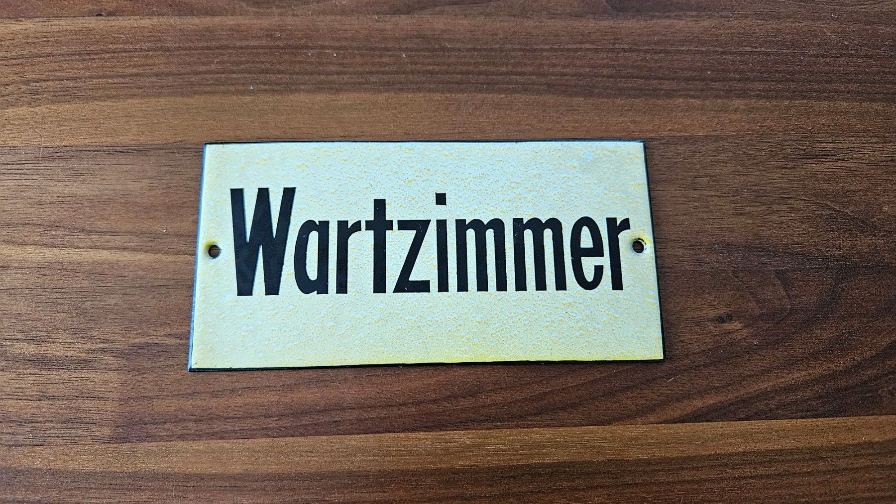 Insegne: Original Emailschild "Wartezimmer" – Usato da Untervaz venduto da FullFlap777