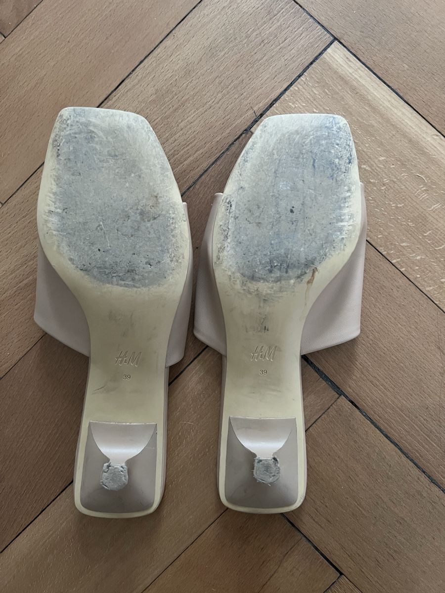 H&M Chaussures femmes: Mules HM 39 – D'occasion à Zürich par Cat1.3 1