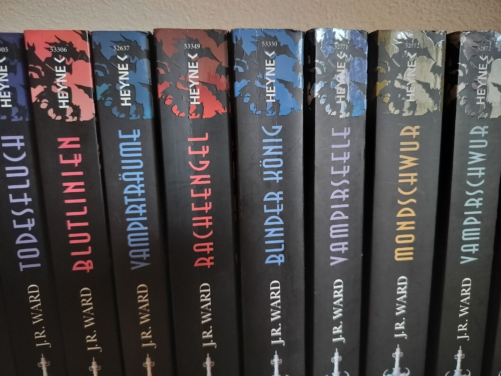 Libri: 39 Black Dagger Bücher von J.R.Ward – Usato da Dulliken venduto da Purpeline.ch 1