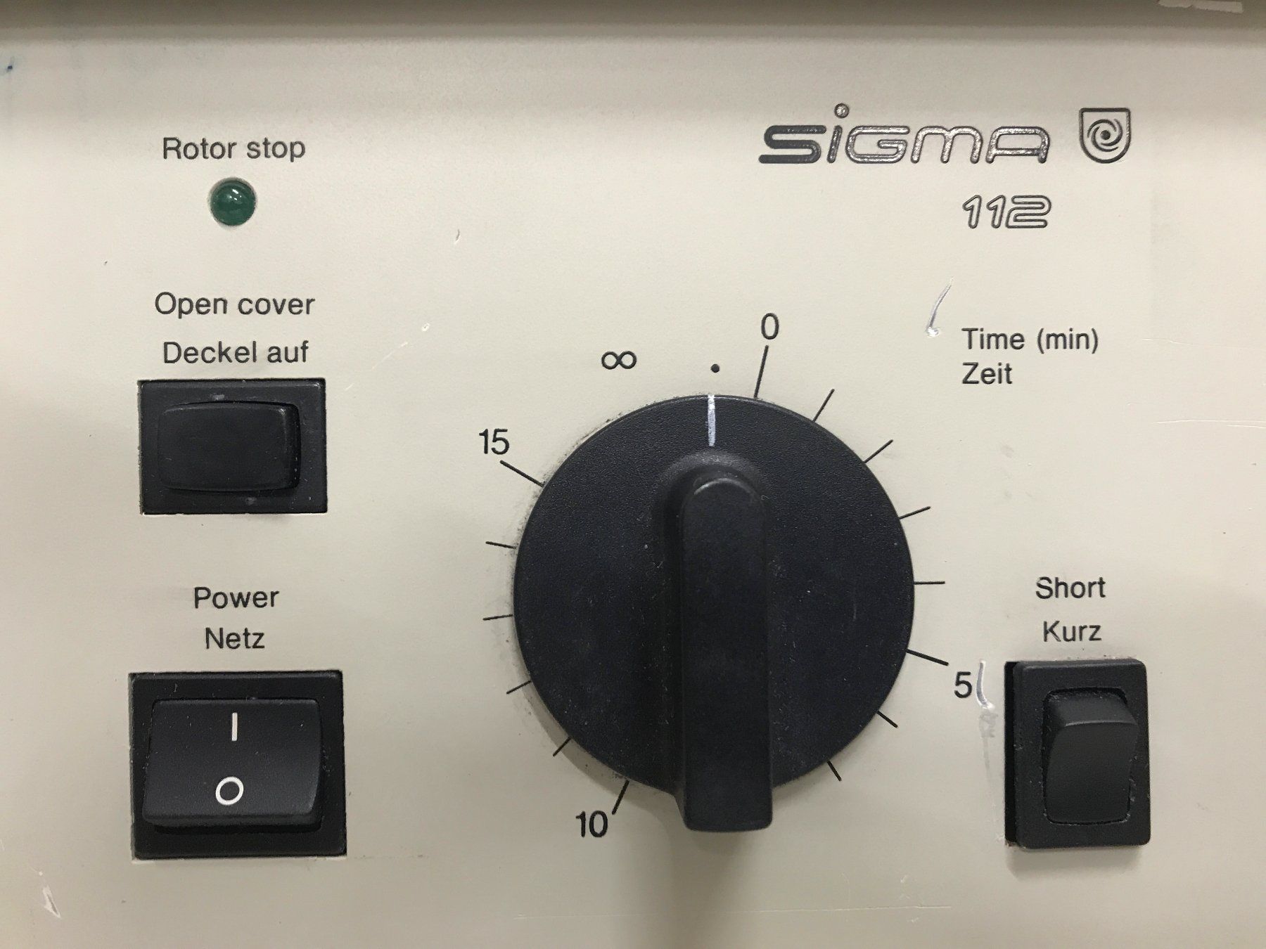 Pompe & Parti di ricambio: Sigma 112,  Mini Centrifuge – Usato da Ecublens VD venduto da Netfinity 1