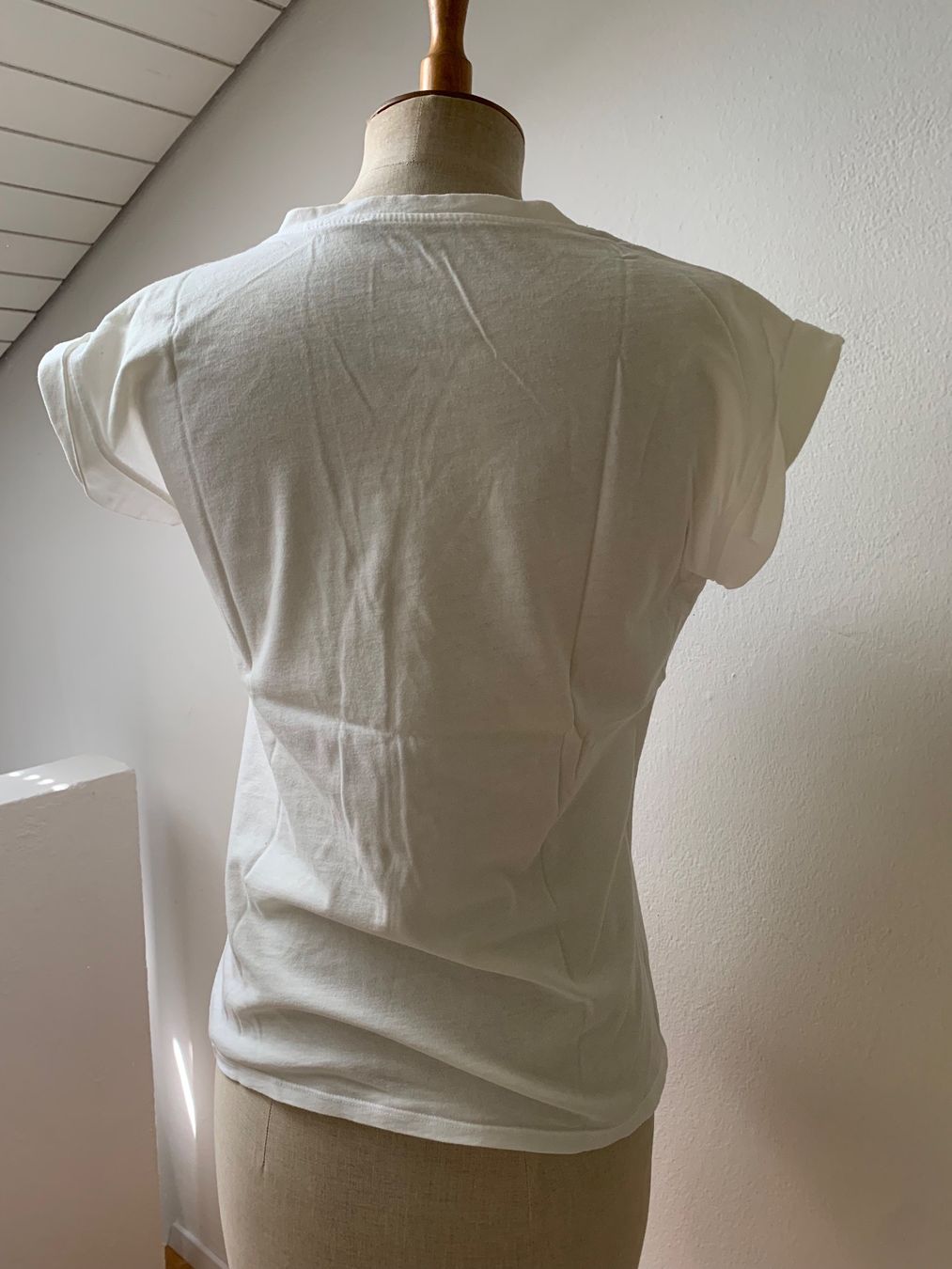 T-shirt: xoxo T-Shirt – Usato da Ennetbaden venduto da usemiste 1