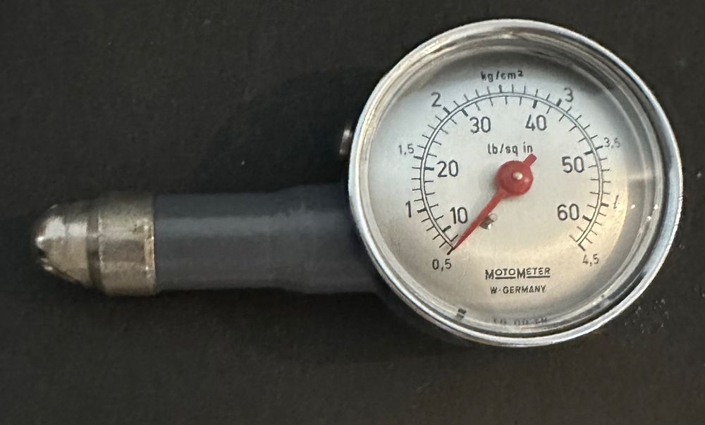 Alter MotoMeter Lufdruckprüfer (Gebraucht) in Hochdorf für CHF 20 – mit ...