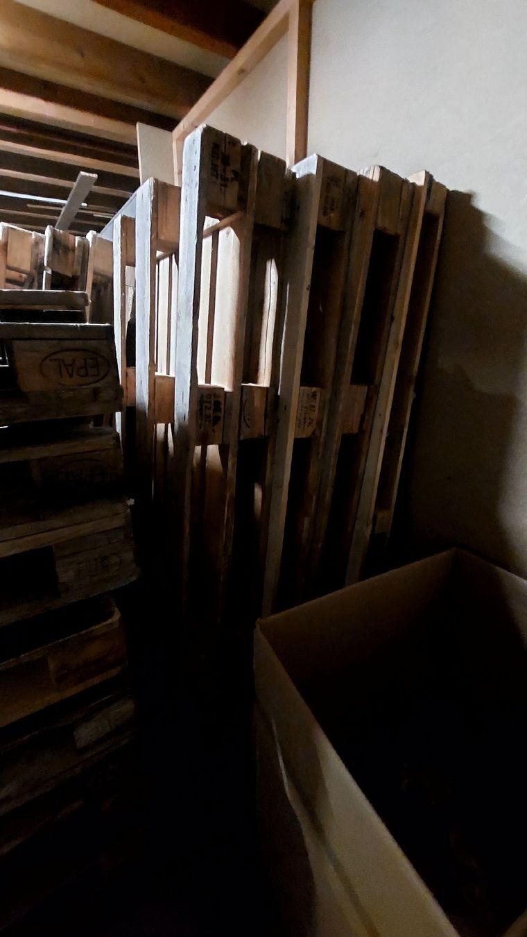 Pallets: 10× 2m Holzpaletten – Usato da Andwil SG venduto da adr_7gnk 1
