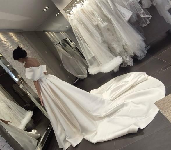 Robes: Brautkleid von Milla Nova, "Mirabella" – D'occasion à Mönchaltorf par elv_8jg5 2