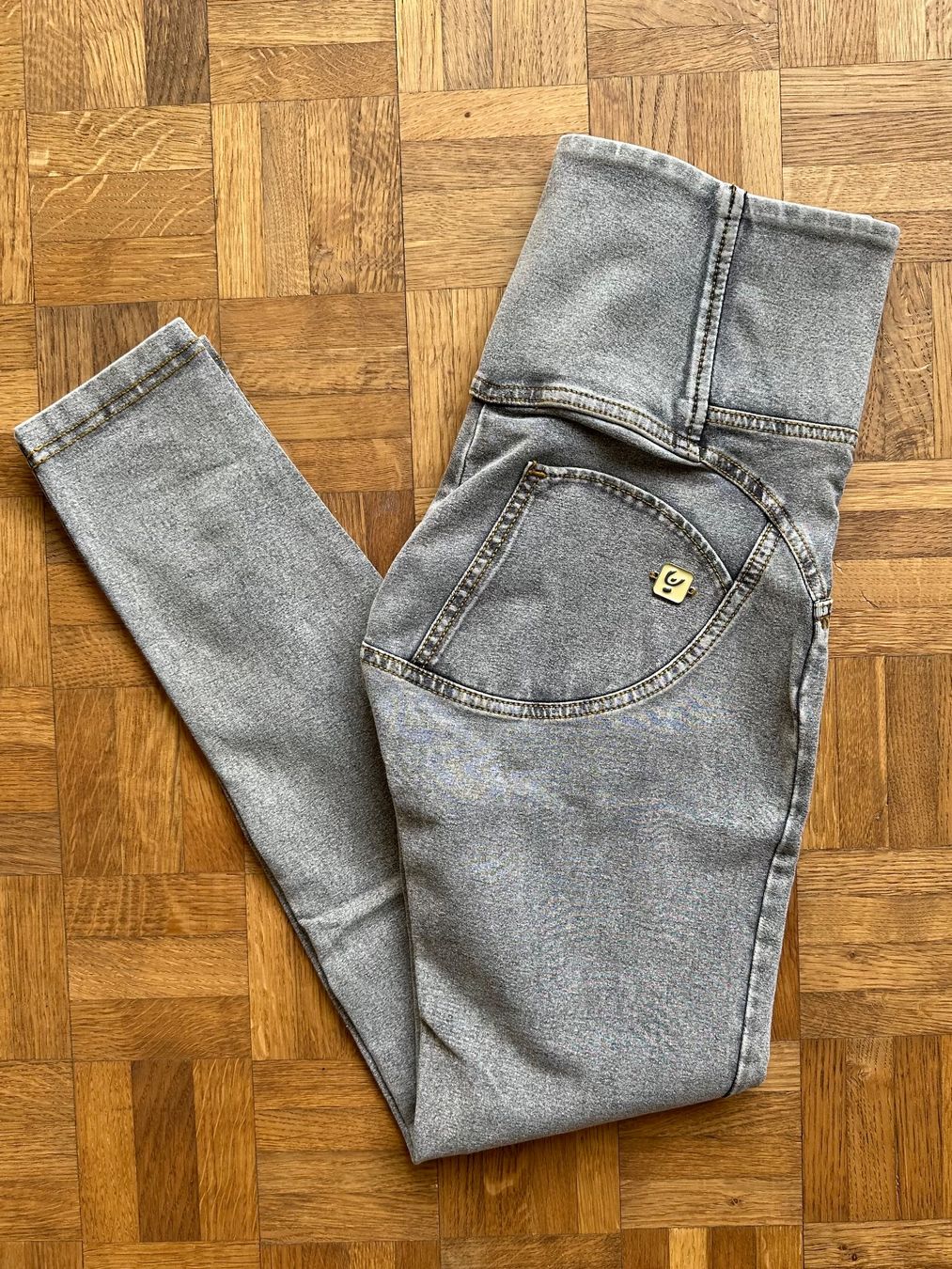 Freddy Jeans: Freddy Hose Wr.up High Waist grau – Usato da Luzern venduto da Leumatt2015