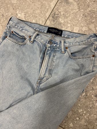 Abercrombie & Fitch Baggy Jeans, Size 33/32, Light Wash
