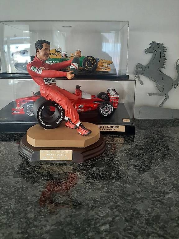 Modellini d'auto: Michael Schumacher, neuwertig, war in einer Vitrine – Usato da Düdingen venduto da san_kf2l