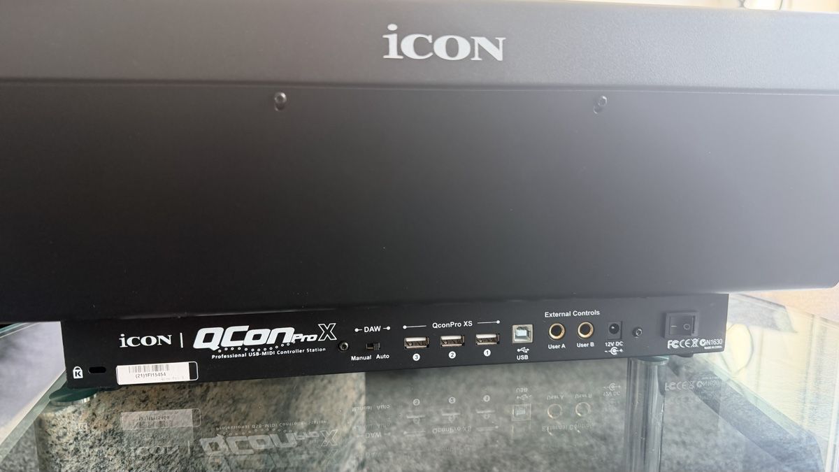 Icon Mischpulte: ICON Pro Audio QCon Pro X – Gebraucht aus Uitikon Waldegg von AndersWohoo 3
