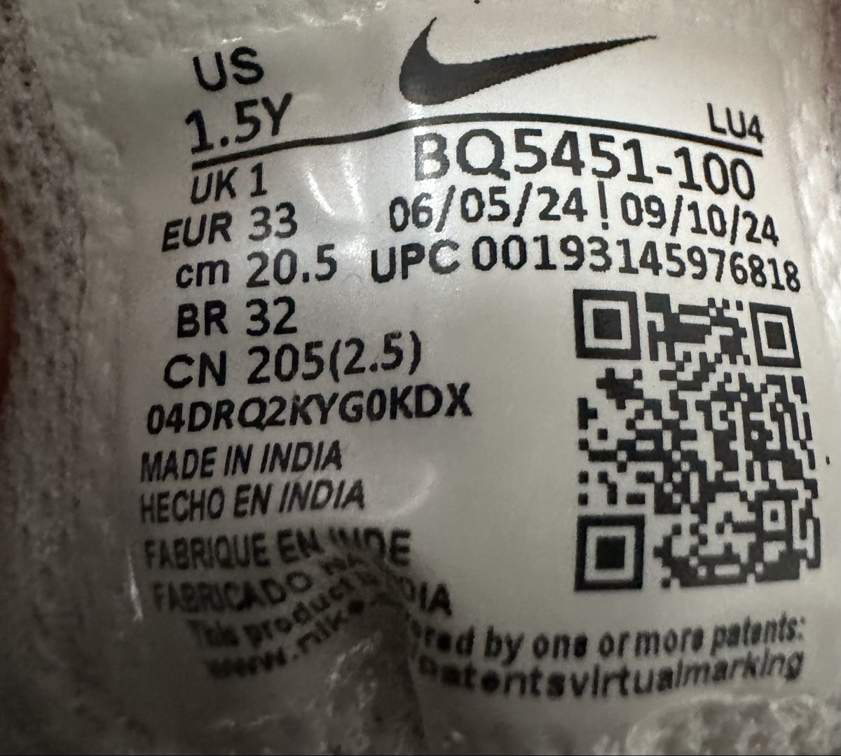 Nike Scarpe per ragazzi: Nike Turnschuhe weiss Grösse 33 – Usato da Uetikon am See venduto da Ccsibi 5