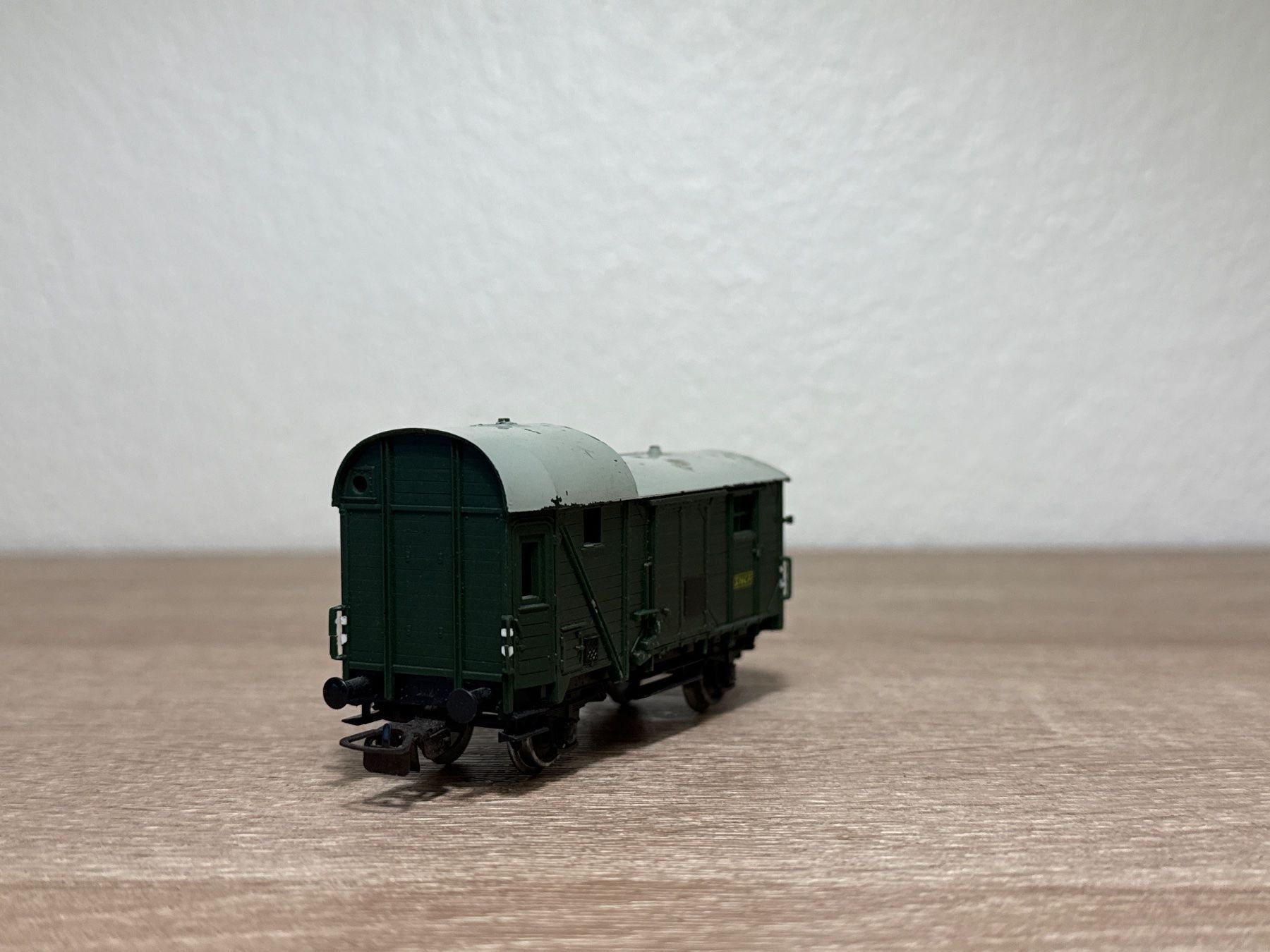 Piko Modellini di ferrovie: Piko Güterwagen SNCF H0 (30) – Usato da St-Aubin-Sauges venduto da Lo_Go 2