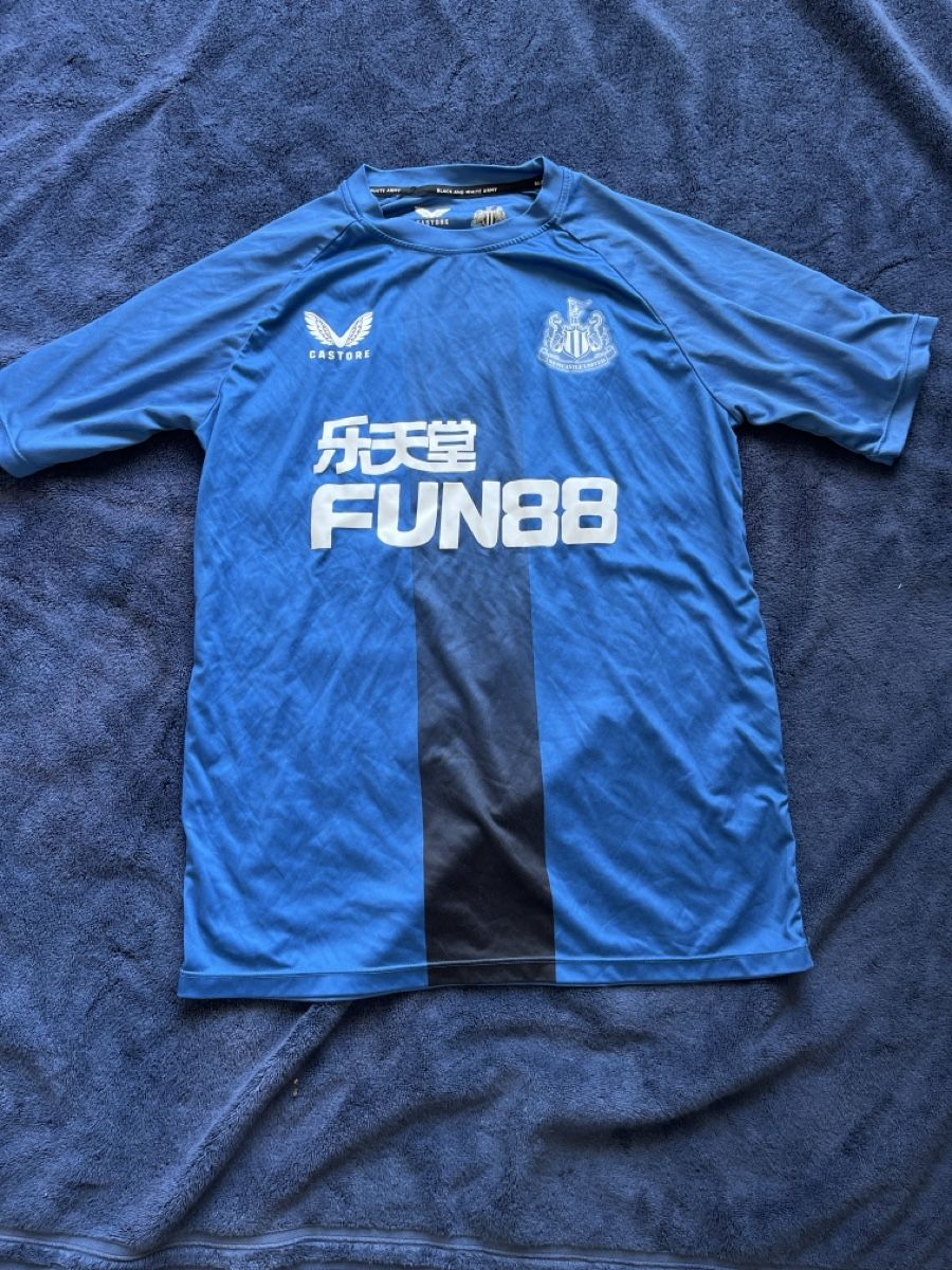Maillots de corps & Pantalons: Maillot newcastle – Neuf avec emballage d'origine à Chambésy par Louwall_football