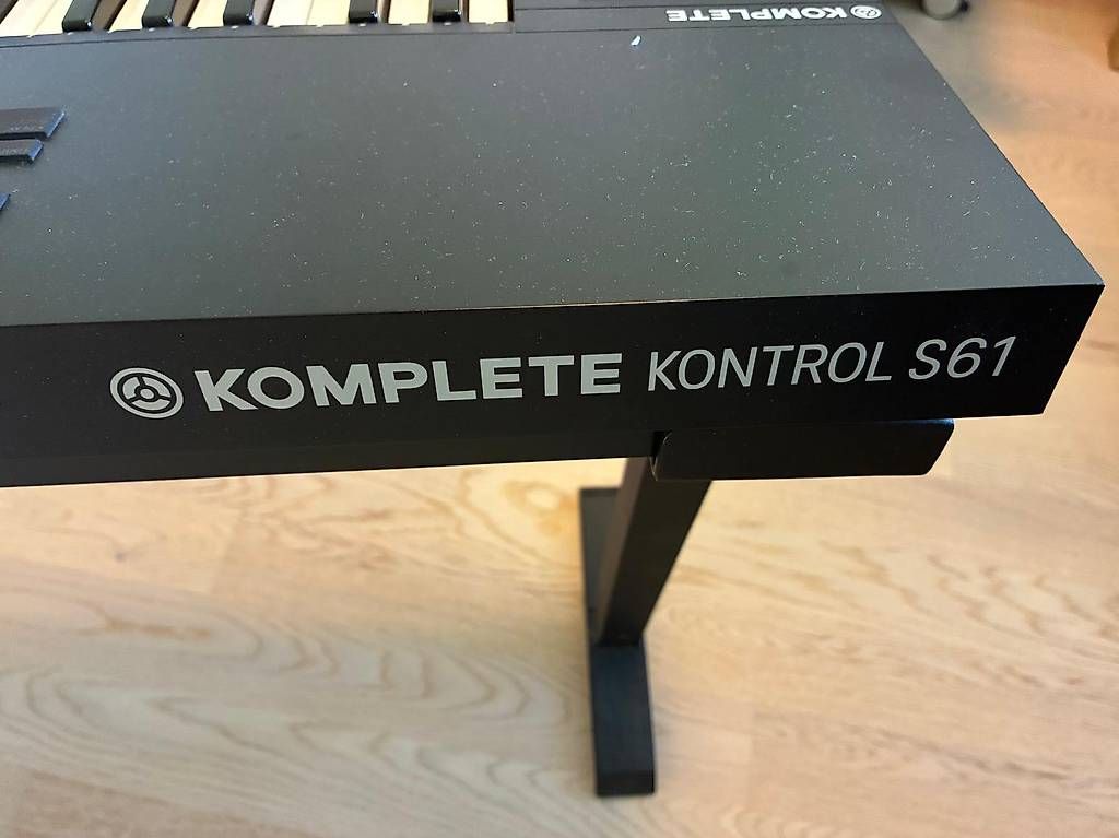 Strumenti musicali: Native Instruments Komplete Kontrol S61 MK2 - MIDI Keyboard – Usato da Trimstein venduto da Martase 2