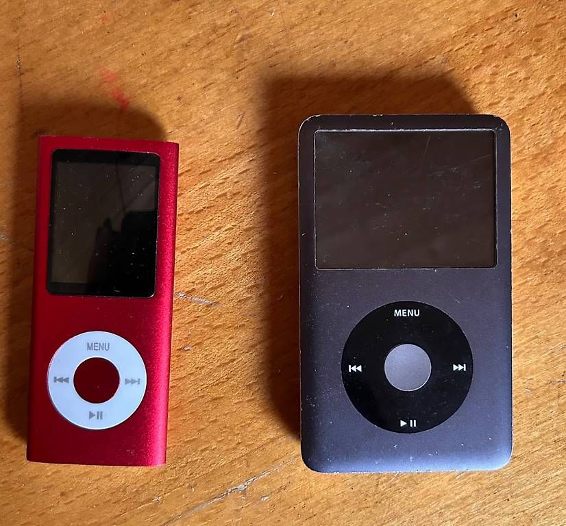 Tragbarer Mediaplayer: 2 iPOD defekt – Defekt aus Biel/Bienne von ArWeN013