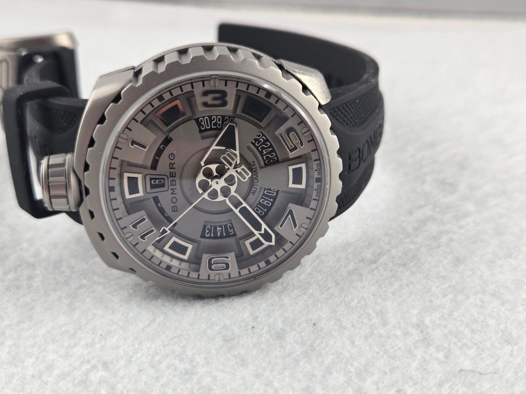 Bomberg Uhren: Bomberg Bolt 68 all Grey – Neu (gemäss Beschreibung) aus Chabrey von Horology 5