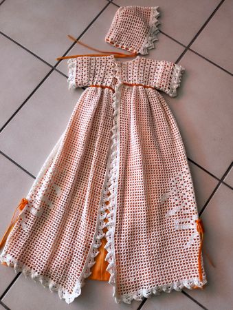Taufkleid Handarbeit