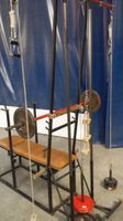 Universal Fitnessbank mit 200 kg. Gewichten u. Zubehör