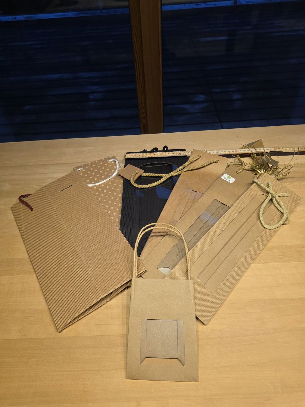 Carta: Geschenktaschen-Set, verschiedene Grössen. – Usato da Kesswil venduto da mie_g89p