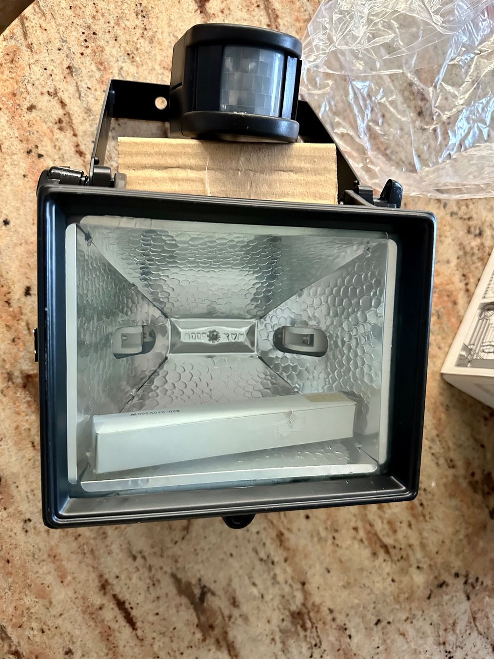 Micasa Lampade: Halogenstrahler mit Bewegungsmelder 500 W – Nuovo e nell'imballaggio originale da Spreitenbach venduto da Jessy8 6