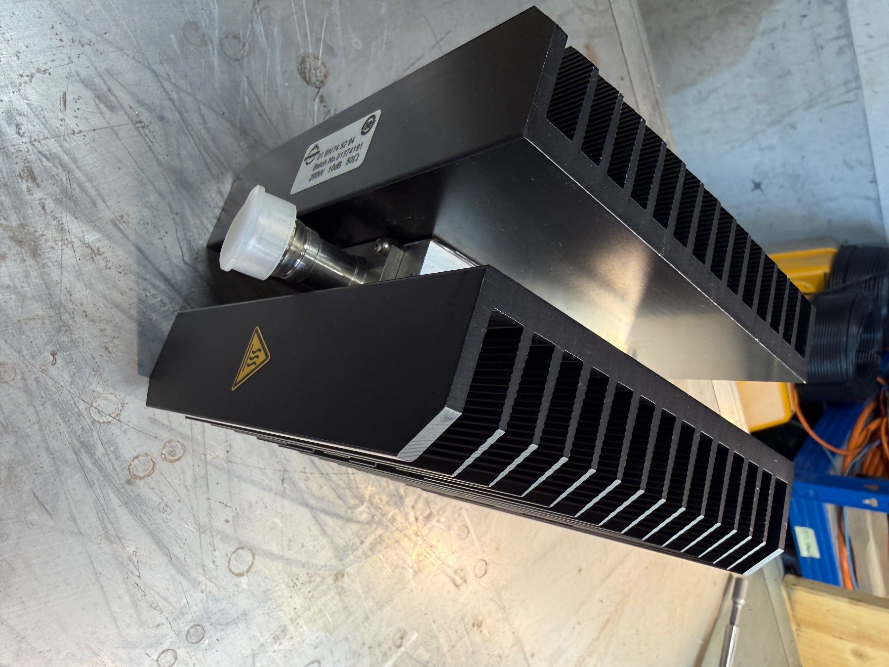 Radiocomunicazione: Spinner Dämpfungsglied 10dB-200Watt 50R – Usato da Lützelflüh-Goldbach venduto da Wurschdsalat