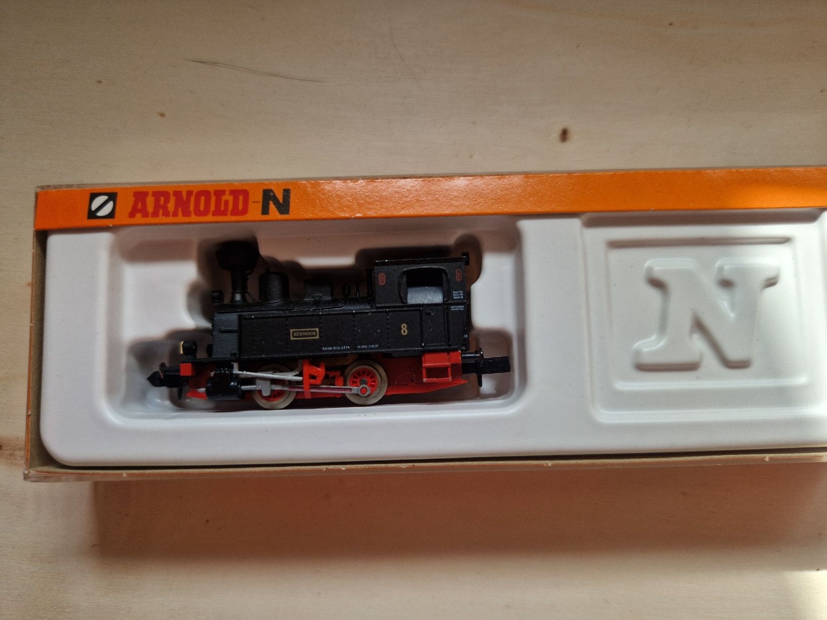 Arnold Modellini di ferrovie: Jolie locomotive à vapeur  – Usato da Neuchâtel venduto da allen07