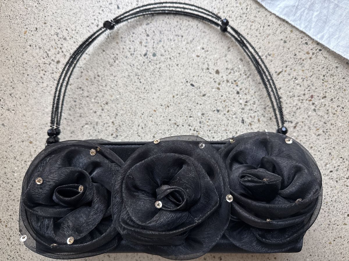 Borse da donna: Abend Handtasche schwarz mit vielen Rosen – Nuovo (secondo la descrizione) da Brütten venduto da Rod816 2