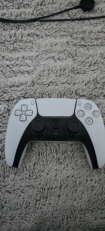Controller: PS5 Controller mit Stickdrift  – Usato da Subingen venduto da endrit_-pseudoanonym