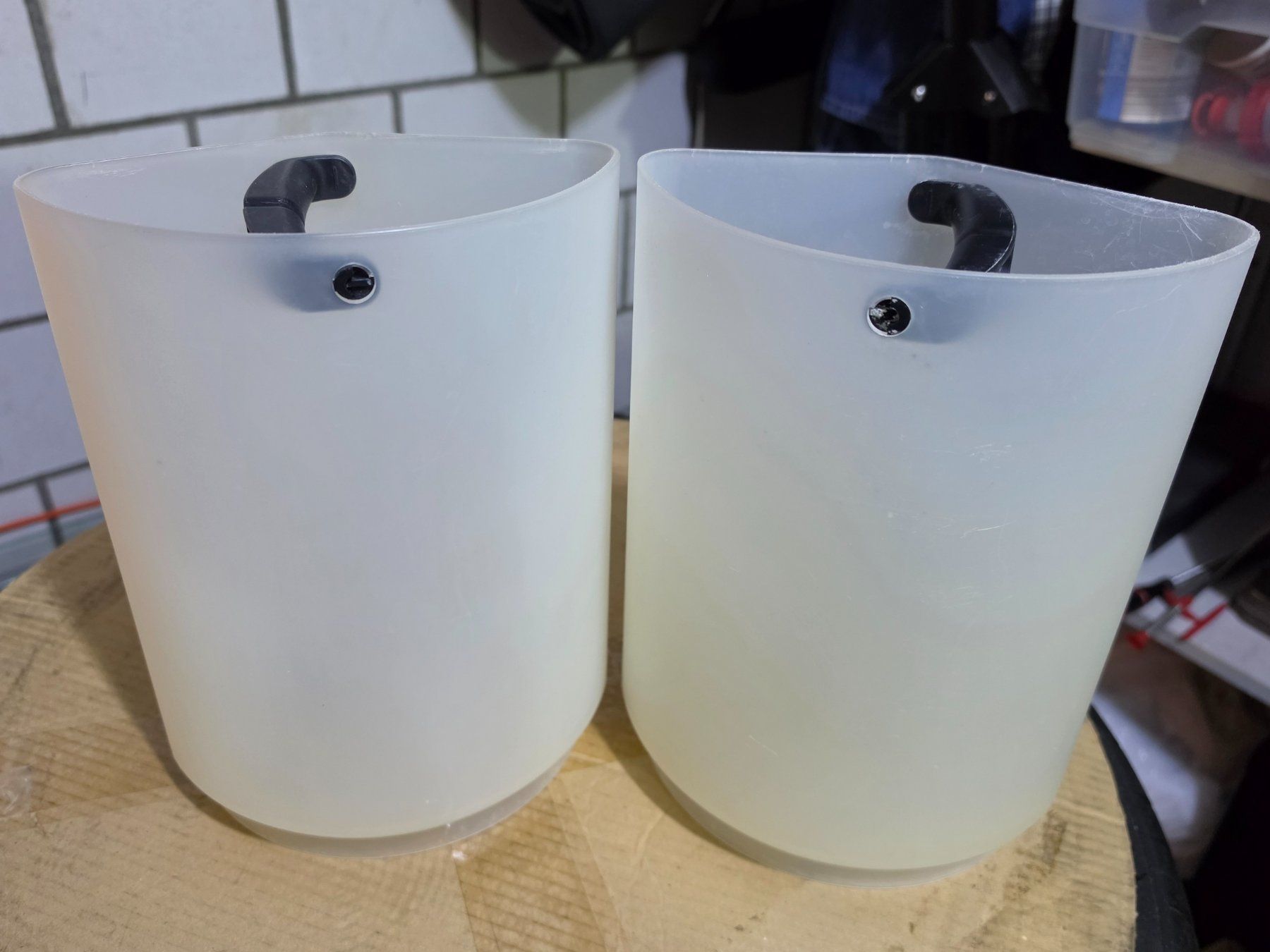 Abbeveratoi e trogoli: Zwei Wassertanks Nespresso Gemini CS200 CS203 CS220 CS223 – Usato da Safenwil venduto da gudda