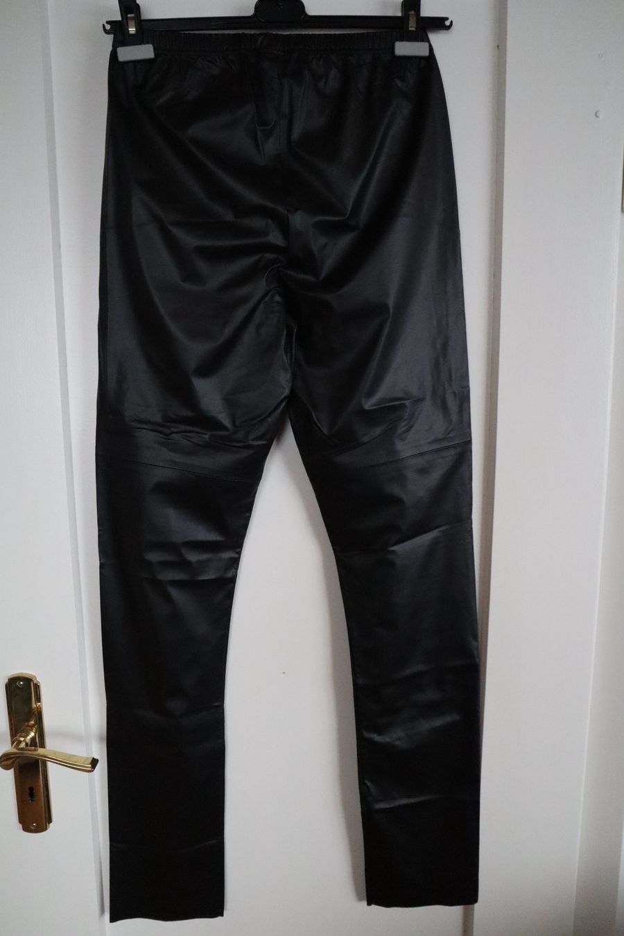 Airfield Hosen: dünne Hose, AirField, Gr. 40 / M, Kunstleder – Gebraucht aus Wattwil von diamant1 1