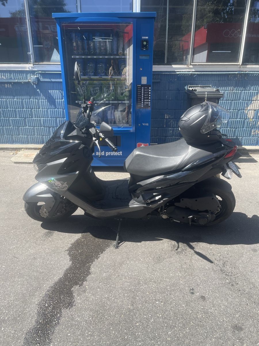 Malaguti Scooters: Scooter – Neuf avec emballage d'origine à Orpund par ste_2nqp 3