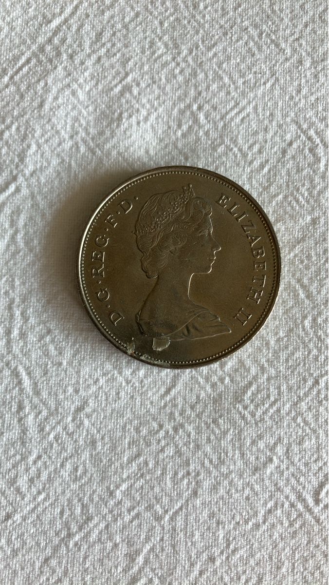 Tutti le monete: Gedenkmünze Crown Coin 1981 – Usato da Perlen venduto da K.P.K.P