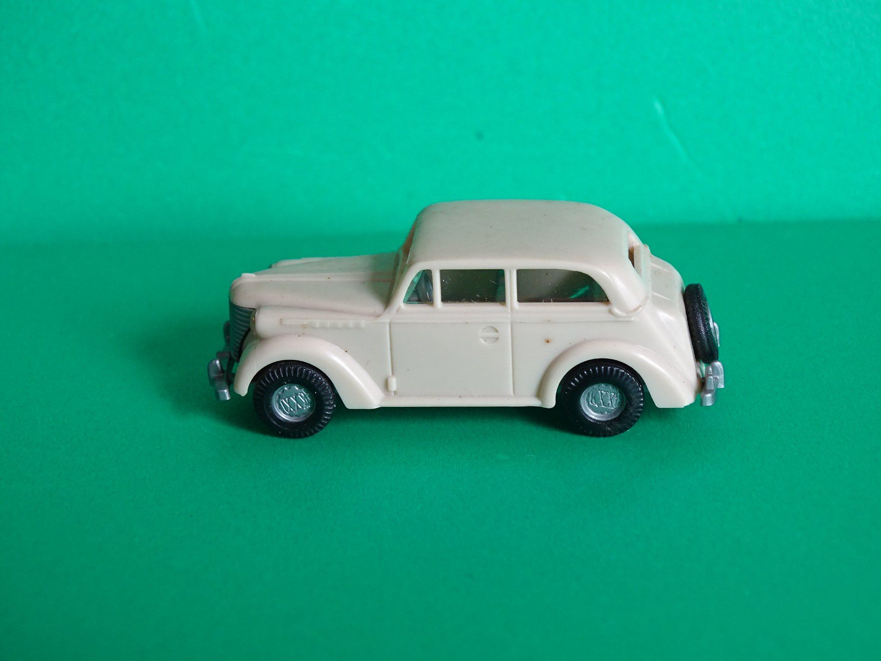 Praliné Modellini d'auto: Opel Olympia von Praliné 1/87 – Usato da Bretzwil venduto da Meex 2
