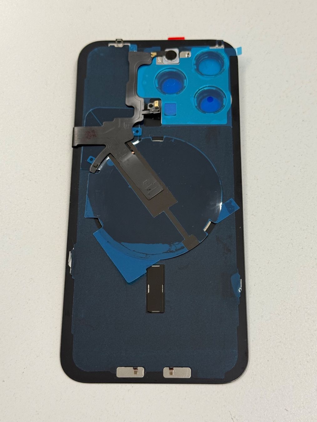 Apple Telefoni cellulari / Smartphones: Vitre Arrière pour iPhone 15 Pro Max avec NFC | Flash – Nuovo e nell'imballaggio originale da Zug venduto da ElPhone 1