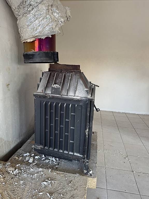 Camini: Cheminée de salon – Usato da La Chaux-de-Fonds venduto da ShinZekai 2