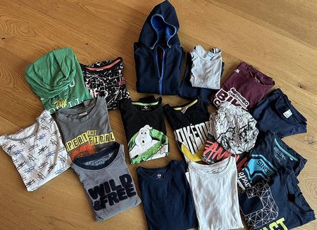 Kleiderpaket Junge 134/140