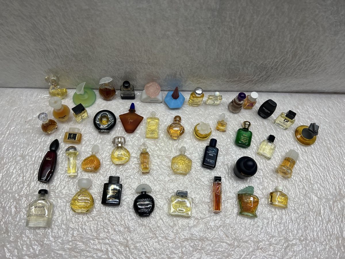 Profumi & Eau de Toilette: Miniatur Parfum Sammlung – Nuovo (secondo la descrizione) da Rotkreuz venduto da perlengott 4