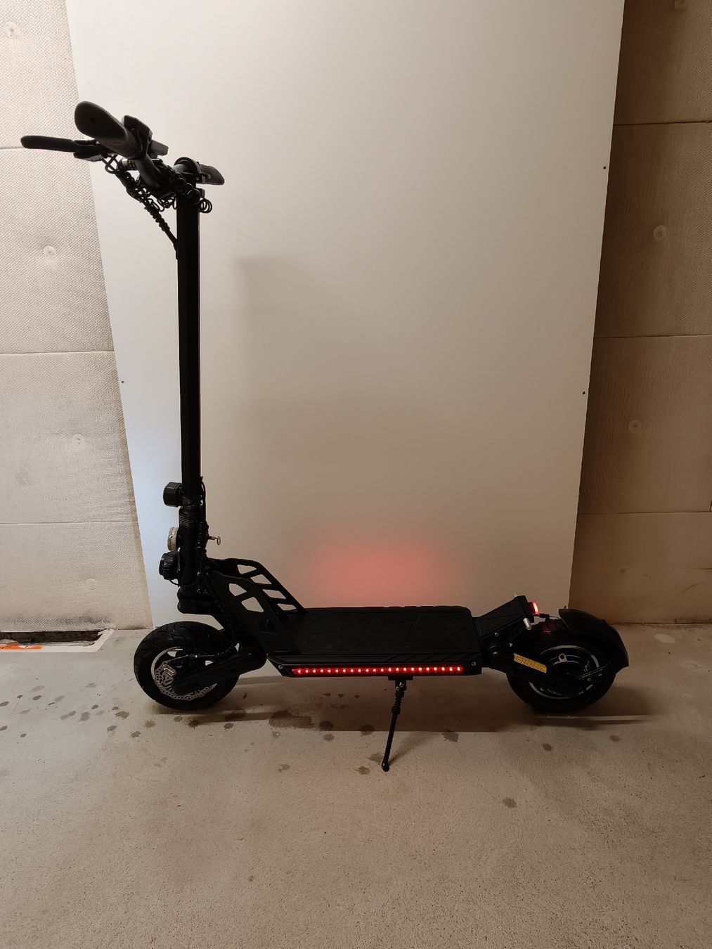 Kickboard: E-Scooter G2 500W Schwartz  – Usato da Ennetbaden venduto da DBN89 2