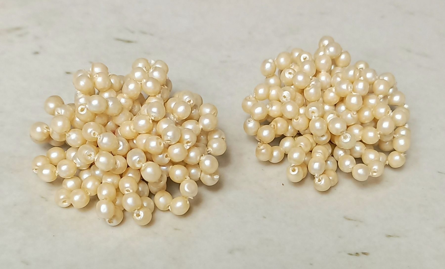 Orecchini pendenti & Orecchini a lobo: Vintage Ohrclips, Perlen-Design, Elegante Accessoires. – Usato da Buchs AG venduto da Dzirul 1