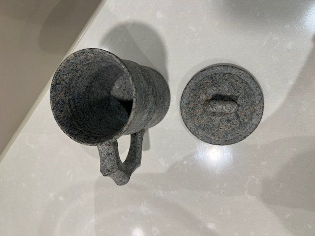 Tazze: Naturstein Becher mit Deckel -neu – Nuovo (secondo la descrizione) da Niederweningen venduto da zw4_s78j 4