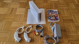 Nintendo Wii, 2x Nunchuck, 1xMario Spiel des Glücks