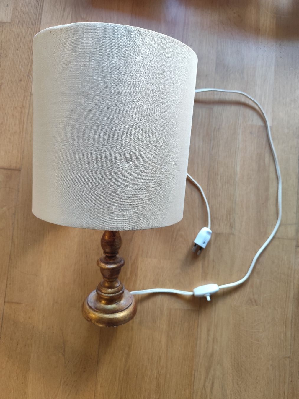 Lampen: Table Lamp Gold Base Cream Shade – Gebraucht aus Zürich von chu_dn2x