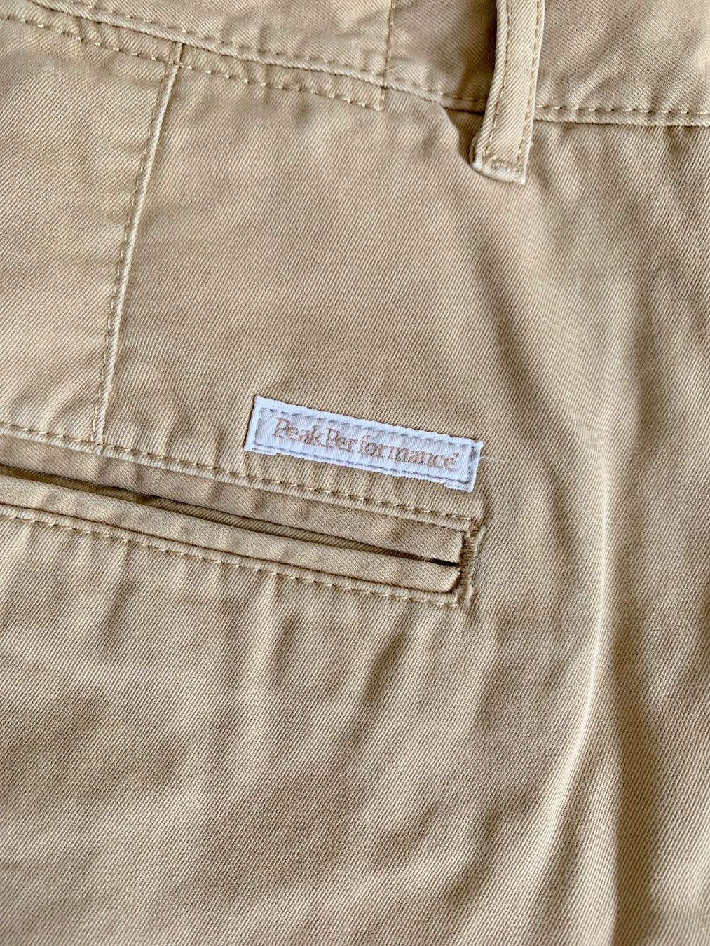 Peak Performance Pantaloni: Peak Performance Herren Freizeithose / Golfhose Gr. 32/34 – Usato da Meiringen venduto da Jackwashere 3