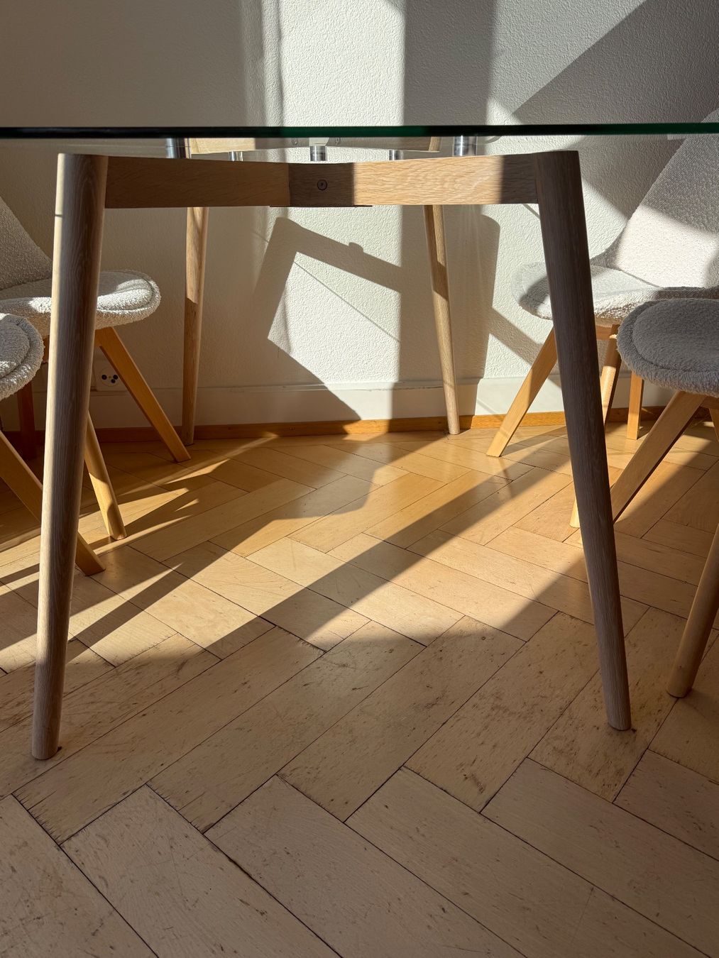 Maisons du monde Tavoli: Schöner Glastisch mit Holzbeinen – Usato da Zürich venduto da ame_r6dk 2