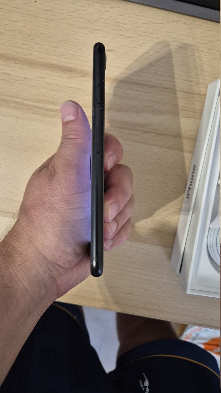 Apple Handys / Smartphones: iPhone SE 2020 64GB Black 3017 – Gebraucht aus Münchenbuchsee von MV_Solutions 7