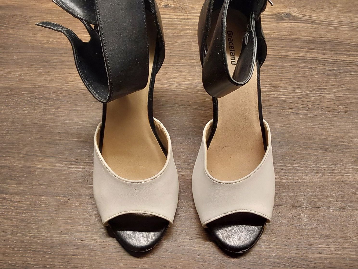 Graceland Damenschuhe: Peeptoes schwarzweiss Graceland 38 – Gebraucht aus Köniz von scopello12 2