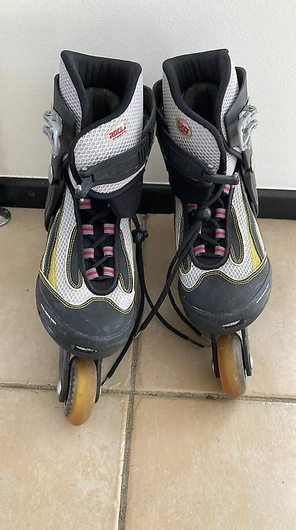 Inline-Skating & Rollschuhe: Pattini in Linea regolabili – Gebraucht aus Neggio von sil_xc2p